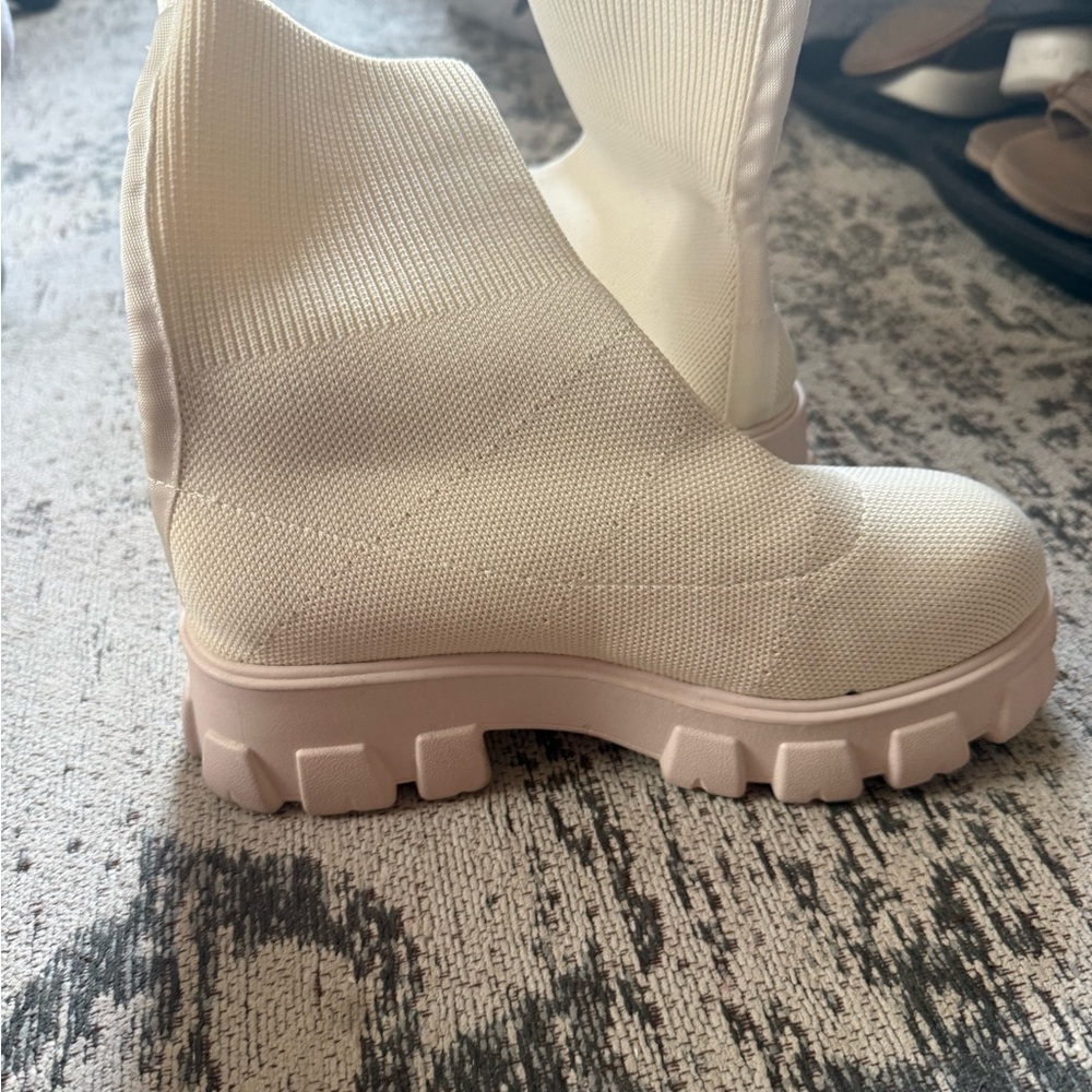 Women’s Chunky Chelsea Boot - Cream Knit Upper